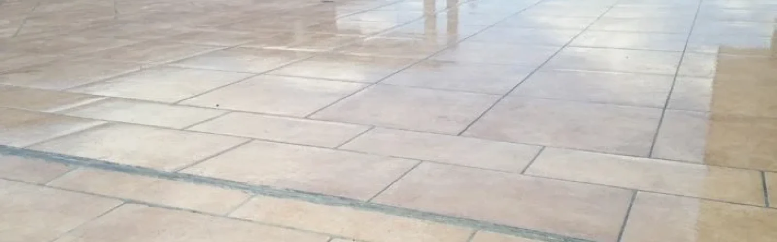 מרצפות באיטום שקוף